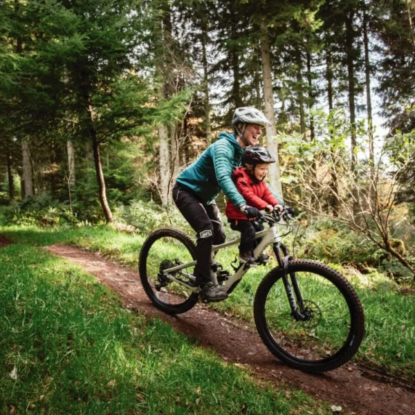 Porta bebé criança Infantil Universal para Bicicleta com Pedais e Guiador de Segurança